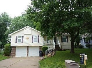 1111 SW Eastman Ct, Blue Springs, MO 64015