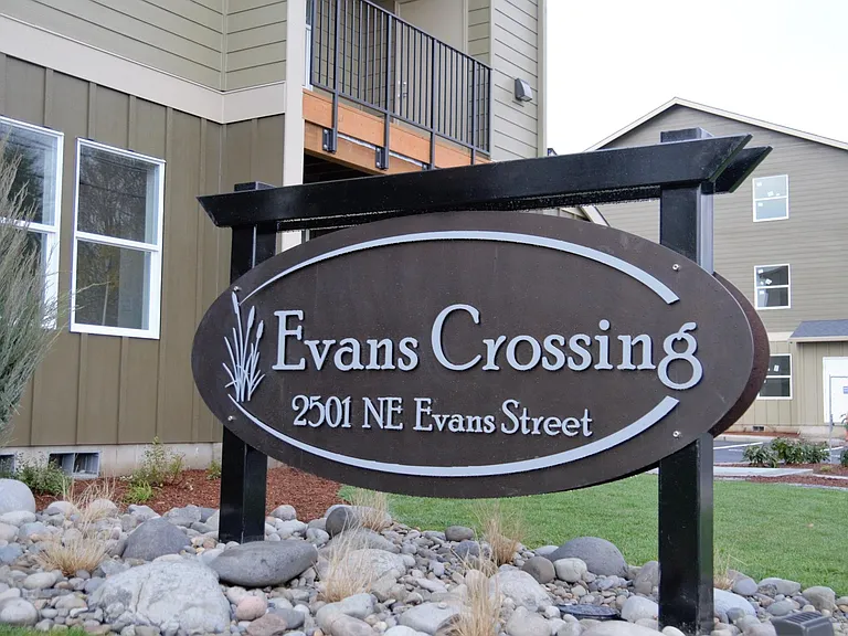 Evans Crossing — Photo 6