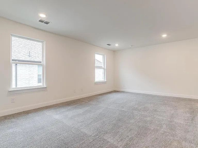 9836 Derbyshire Dr — Photo 80