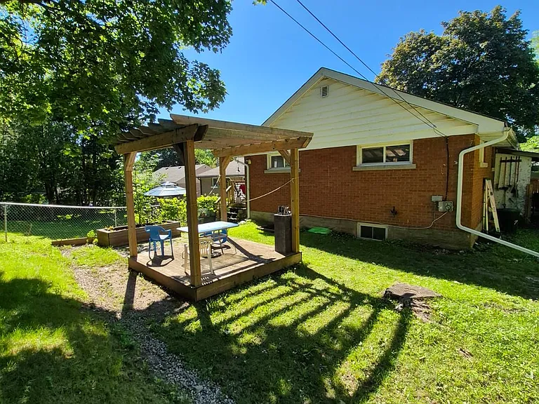76 Glenview Ave #LOWER — Photo 13