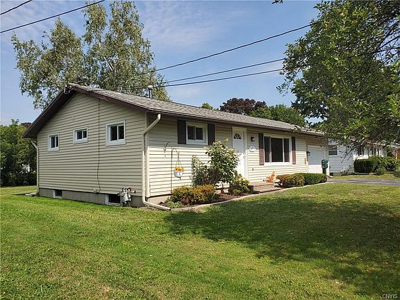 2nd image of 4871 Thornwood Dr