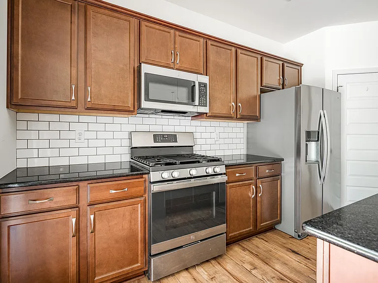 18352 Palisades Ct — Photo 20