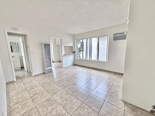 14143 Delano St #5 Photo 1 14143 Delano St #5 Photo 1