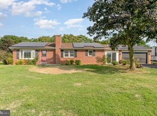 1046 Alexander Spring Rd, Carlisle, PA 17015