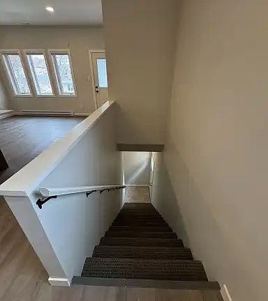 4th image of 787 Weatherdon Ave #1A