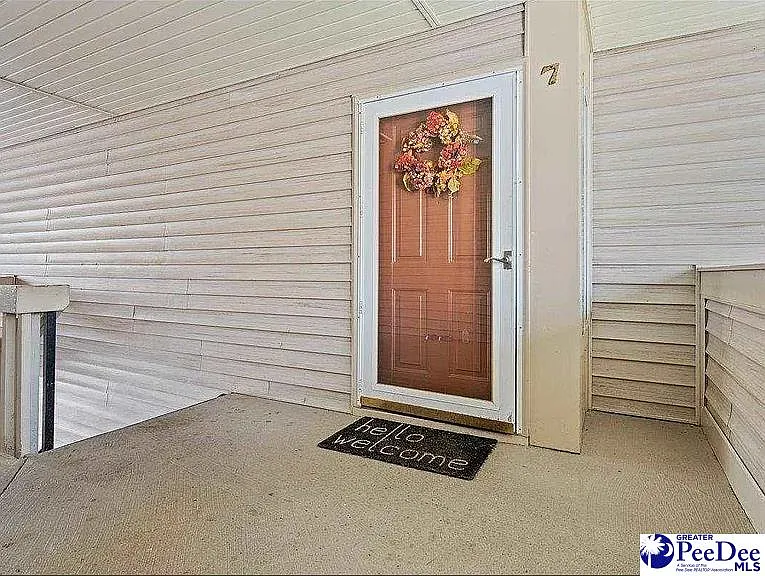 701 Coventry Ln — Photo 28