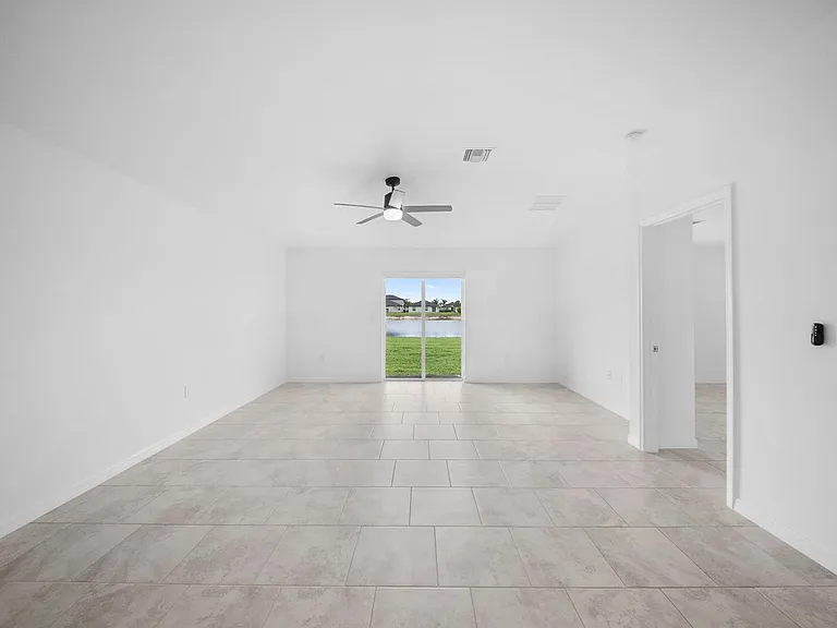 4216 Villa Rapallo Way — Photo 4