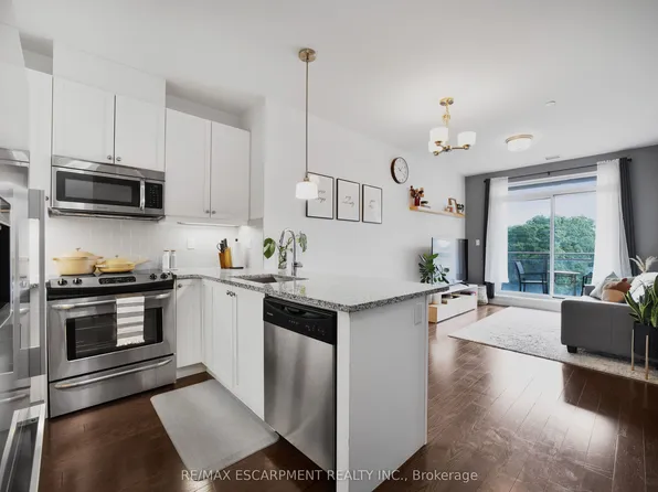 15277 Yonge St #602A, Aurora, ON L4G 1Y3