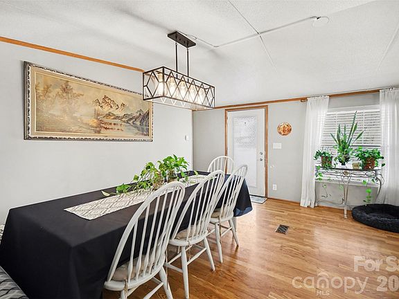 5th image of 752 Sam Brown Rd