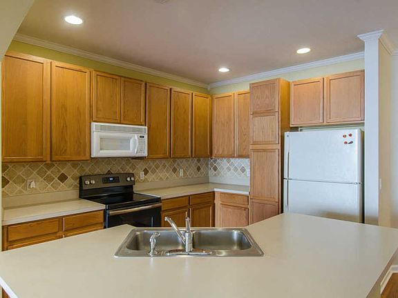 4th image of 9951 Lago Dr