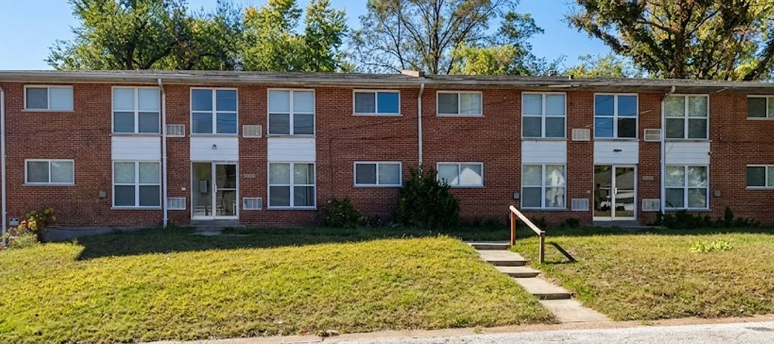 Shannon - 2440 — Photo 2