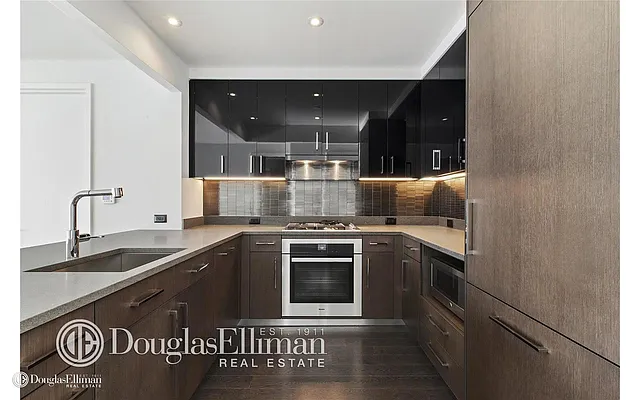 Rented by Douglas Elliman | media 17