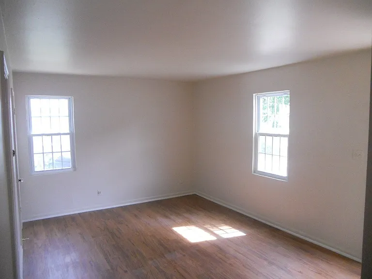 826 N Garfield St — Photo 7