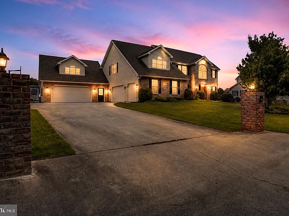 3rd image of 4171 Fletcher Dr