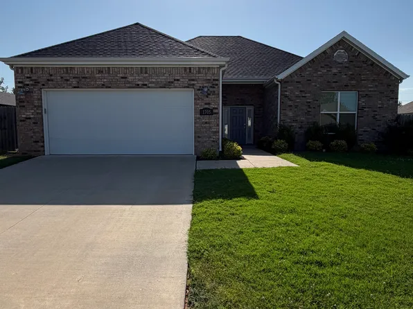 1705 S 11th Pl, Rogers, AR 72756