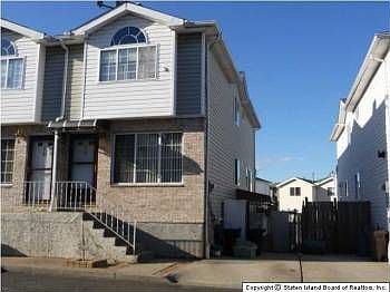 1st image of 39 Belair Ln