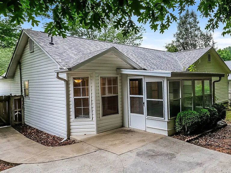 426 Ivy Crest Dr — Photo 16