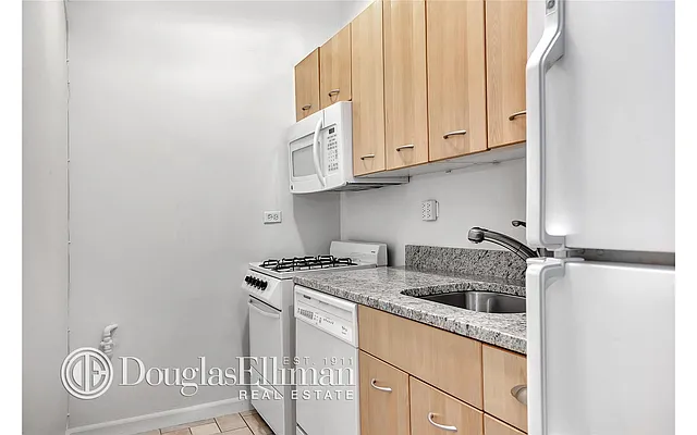 Sold by Douglas Elliman | media 10