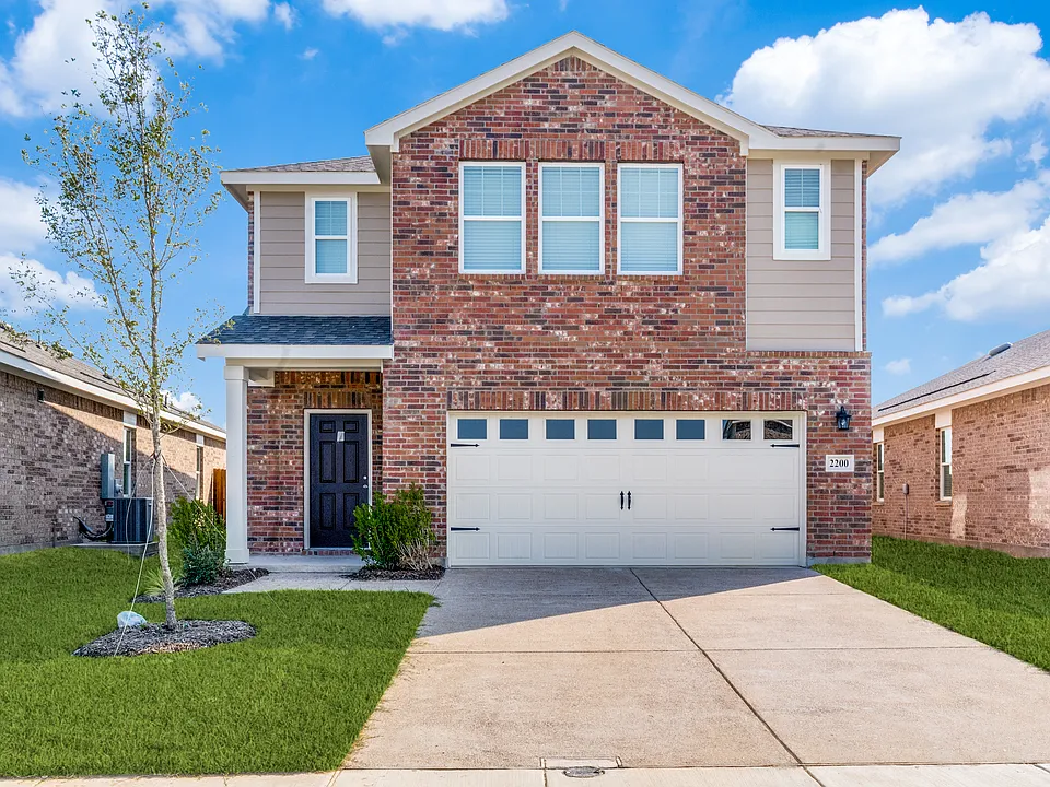 2200 Meadow Park Dr