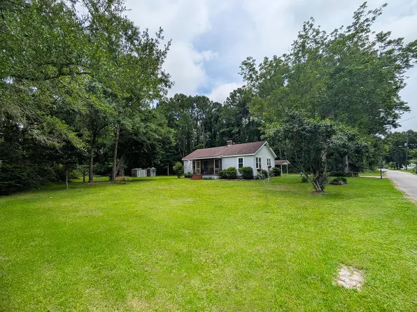 161 Liberty St, Mc Clellanville, SC 29458