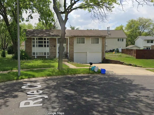 3 Rye Ct, Bolingbrook, IL 60440