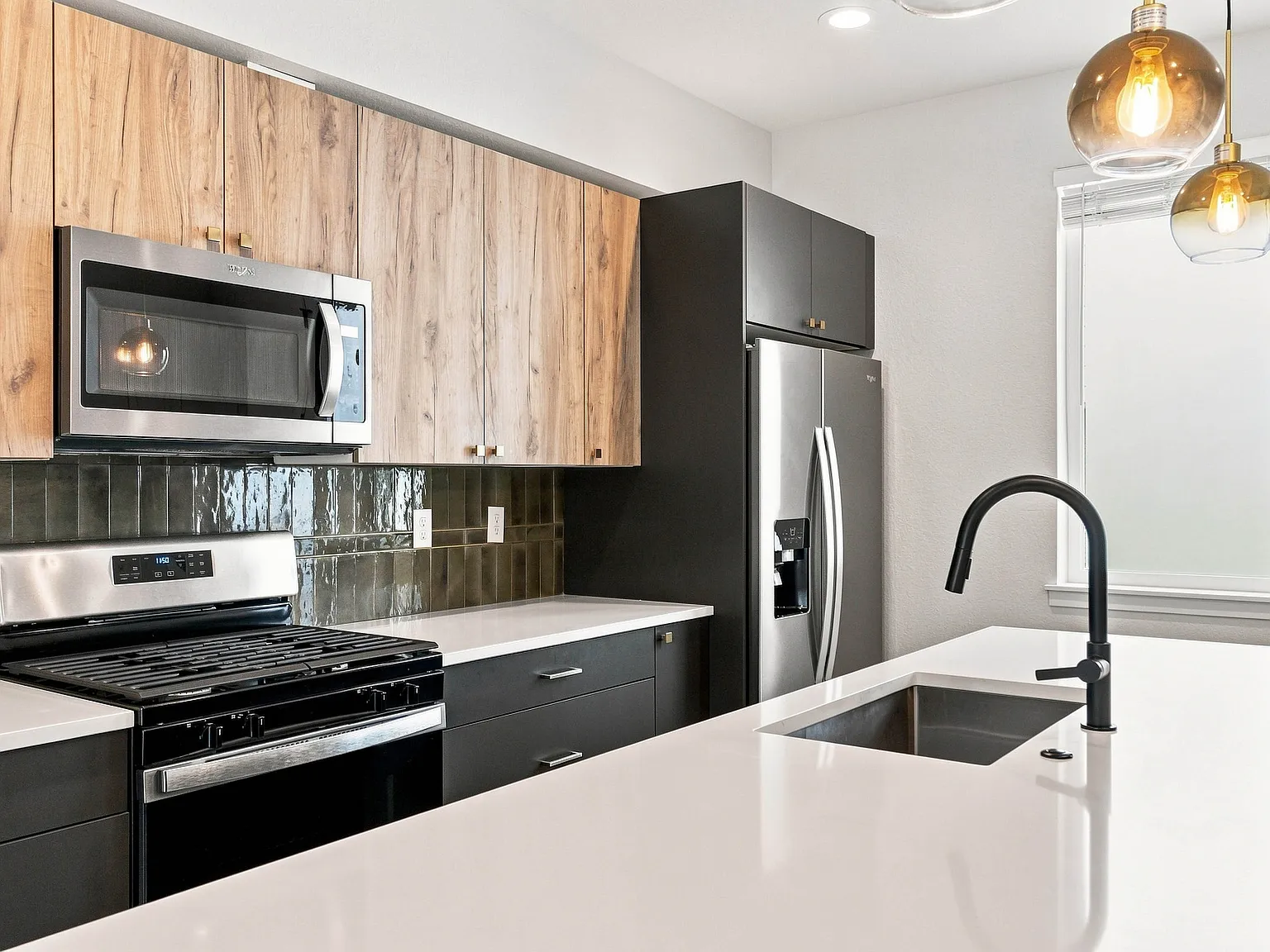 2 bed, 2.5 bath, 1461 sqft, $3,000 — Photo 4