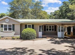201 E Barrett St, Carthage, NC 28327