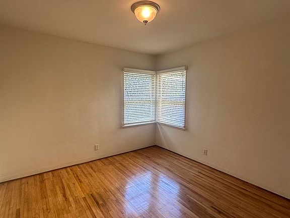 4th image of 945 14th St #D