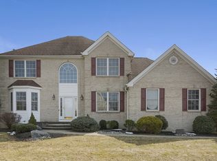 304 Thomas Carling Dr, Stewartsville, NJ 08886