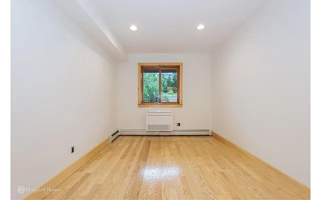 Sold by Douglas Elliman | media 25