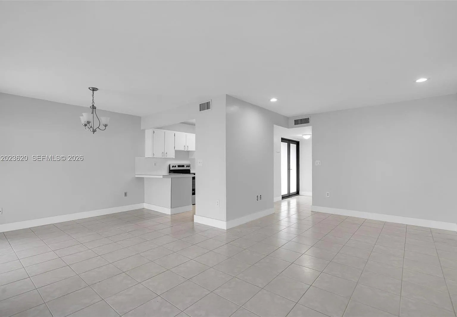 3 bed, 1113 sqft, $3,599 — Photo 1