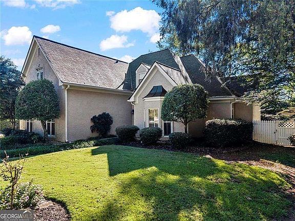 2nd image of 420 Clubfield Dr