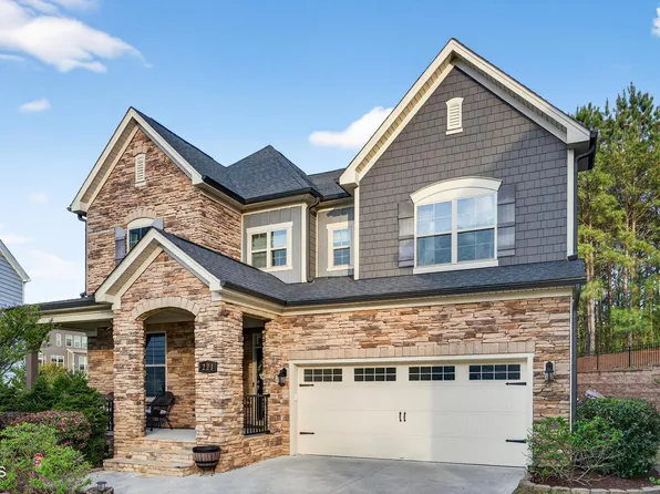 221 Birdsgrove Ct, Cary, NC 27519