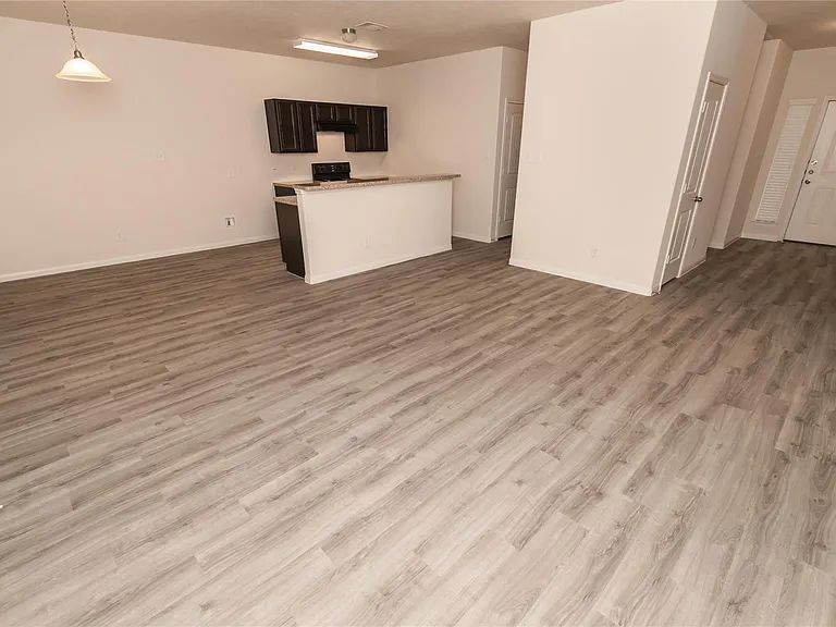 6247 Brenwood Cir — Photo 4