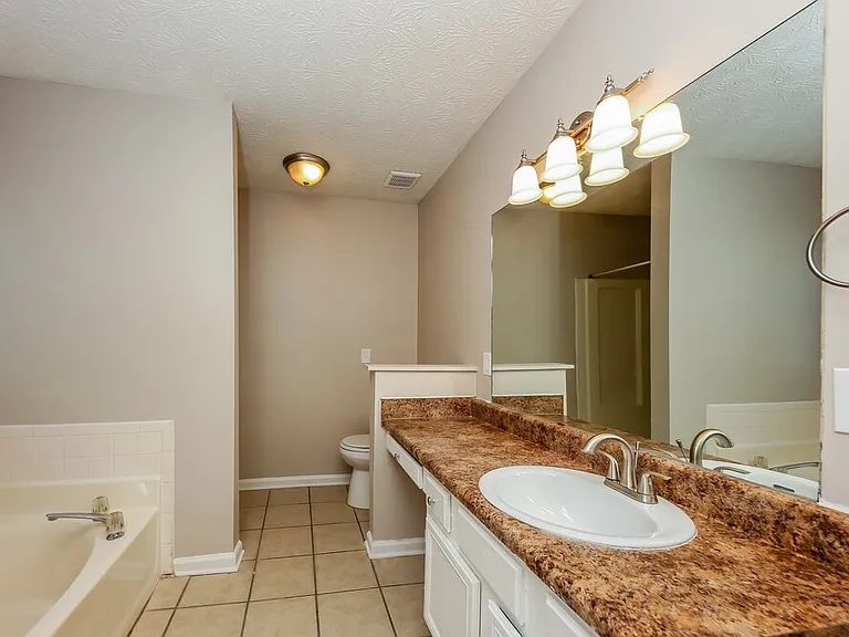 1799 Killarney Dr SW — Photo 13