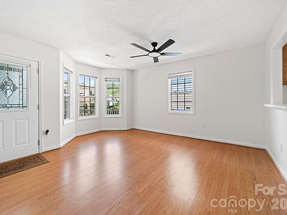 2nd image of 524 Jakes Ridge Ln