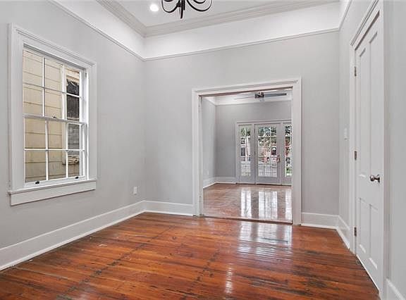 4th image of 326 Elmira Ave