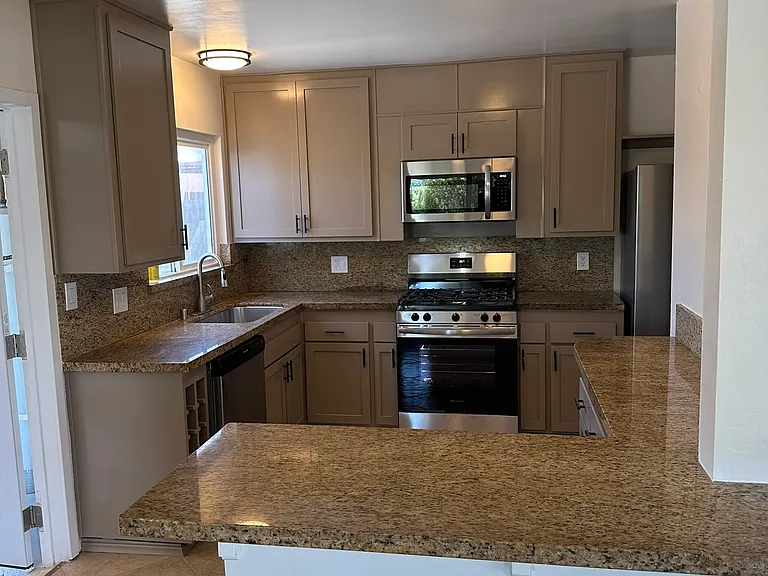 1169 Hilltop Dr — Photo 6