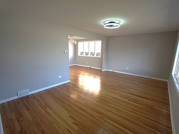 3rd image of 640 Muskegon Ave