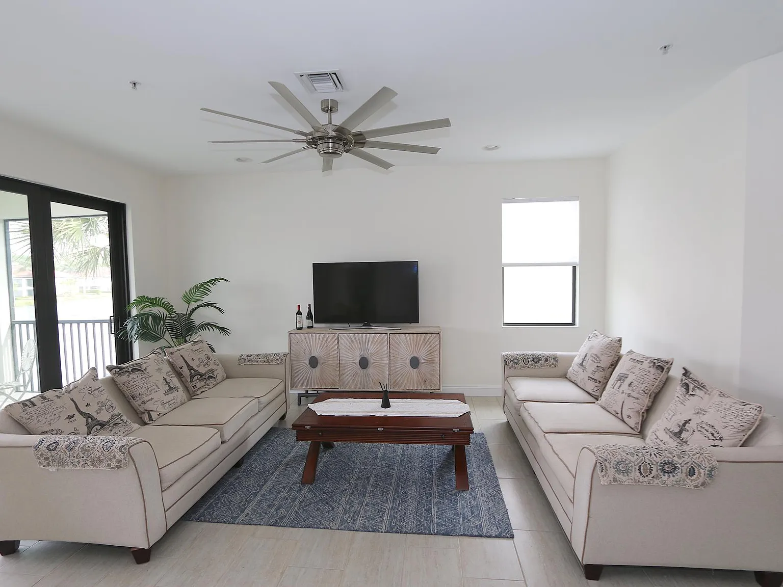3 bed, 1876 sqft, $3,950 — Photo 4