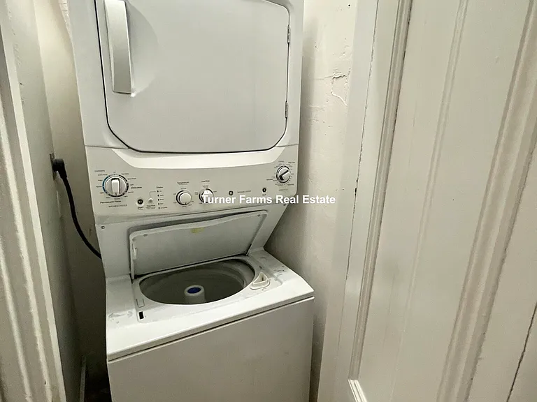 40L Cedar St #1 — Photo 3