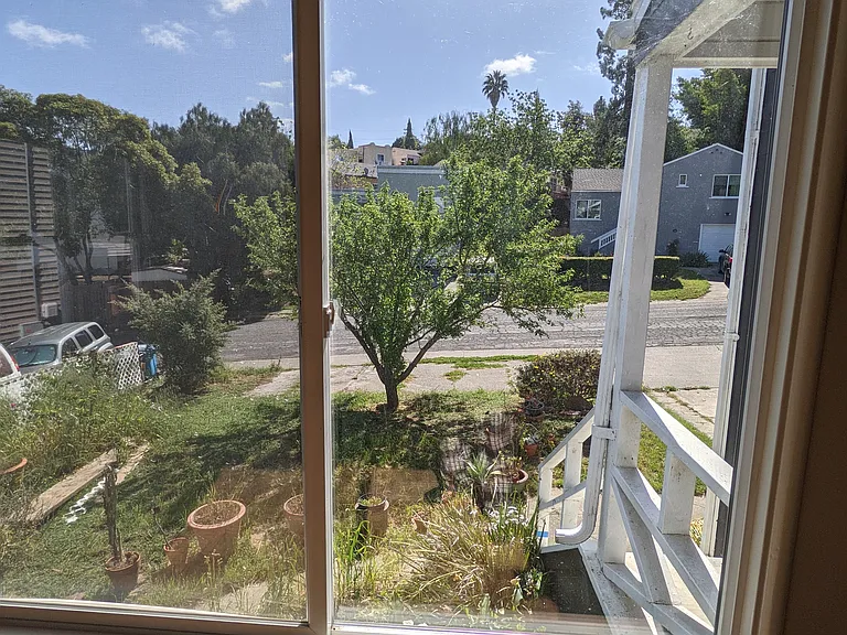 207 Benson Ave — Photo 7