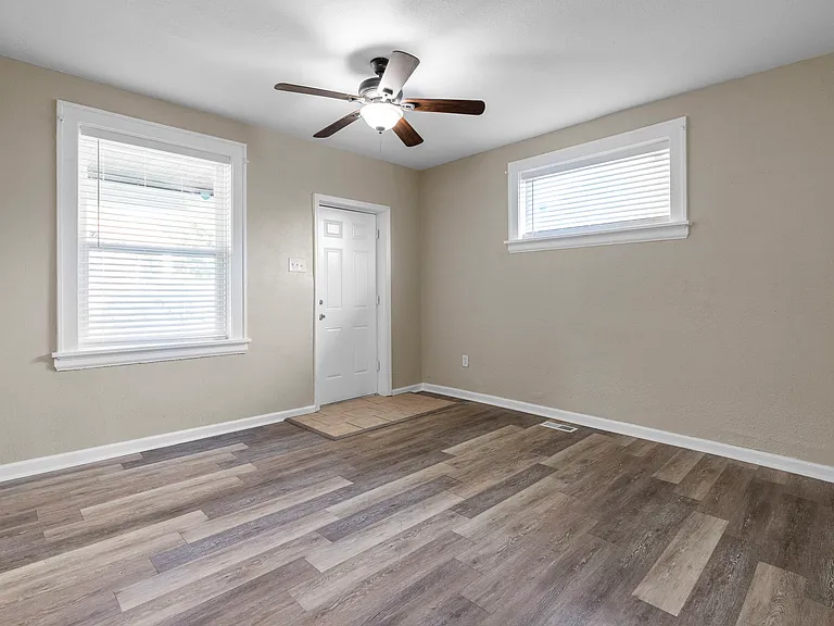 3932 Missouri Ave — Photo 6