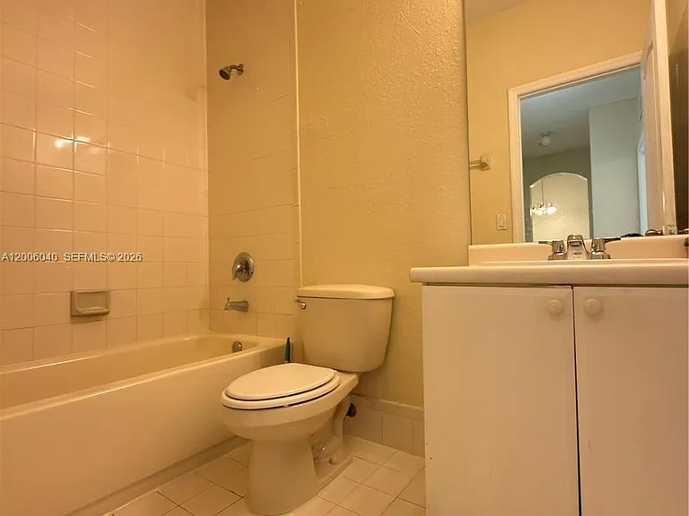 2728 SE 17th Ave #202 — Photo 13