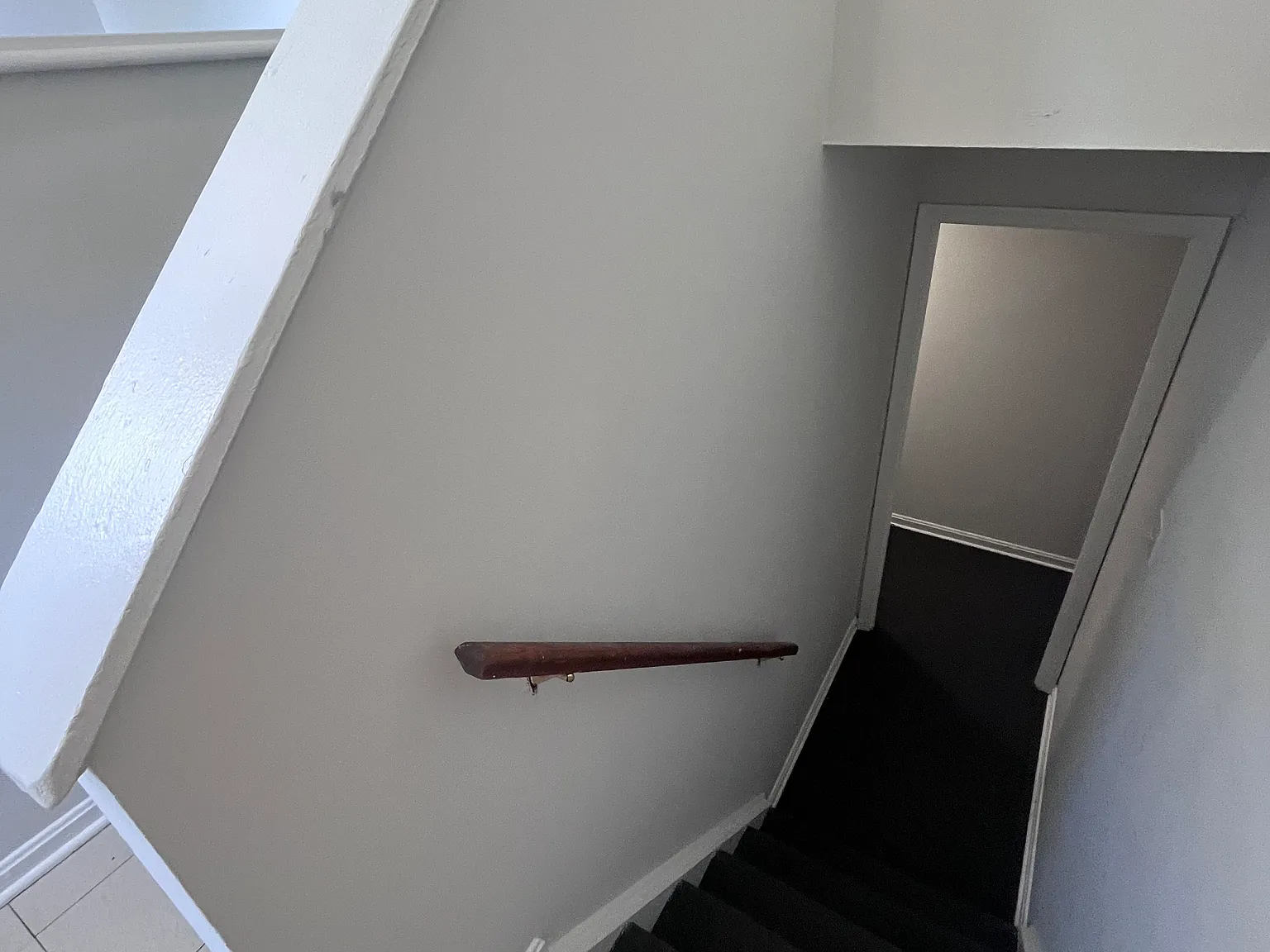 8 bed, 1232 sqft, $7,655 — Photo 2