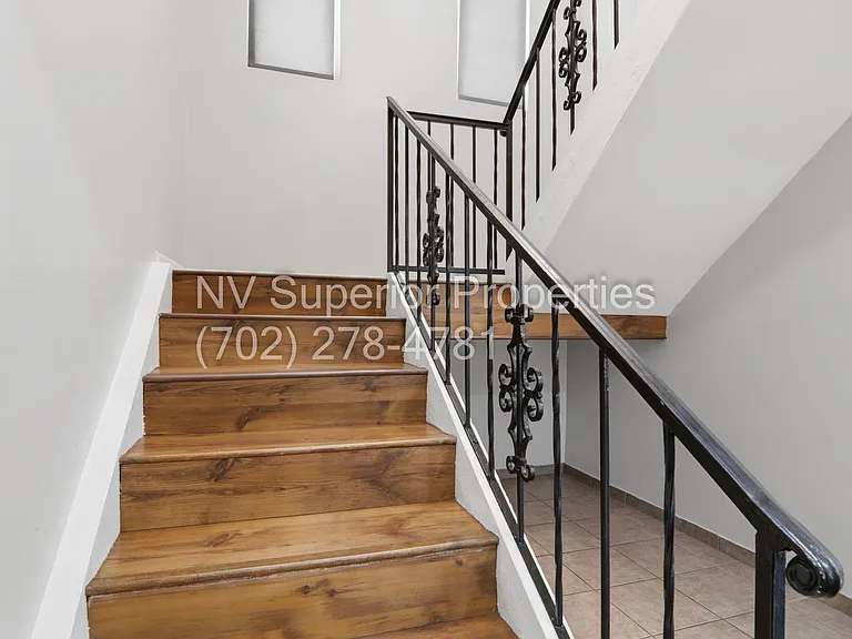 2274 E Desert Inn Rd — Photo 17