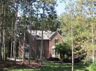 7430 Summit Rdg, Brighton, MI 48116