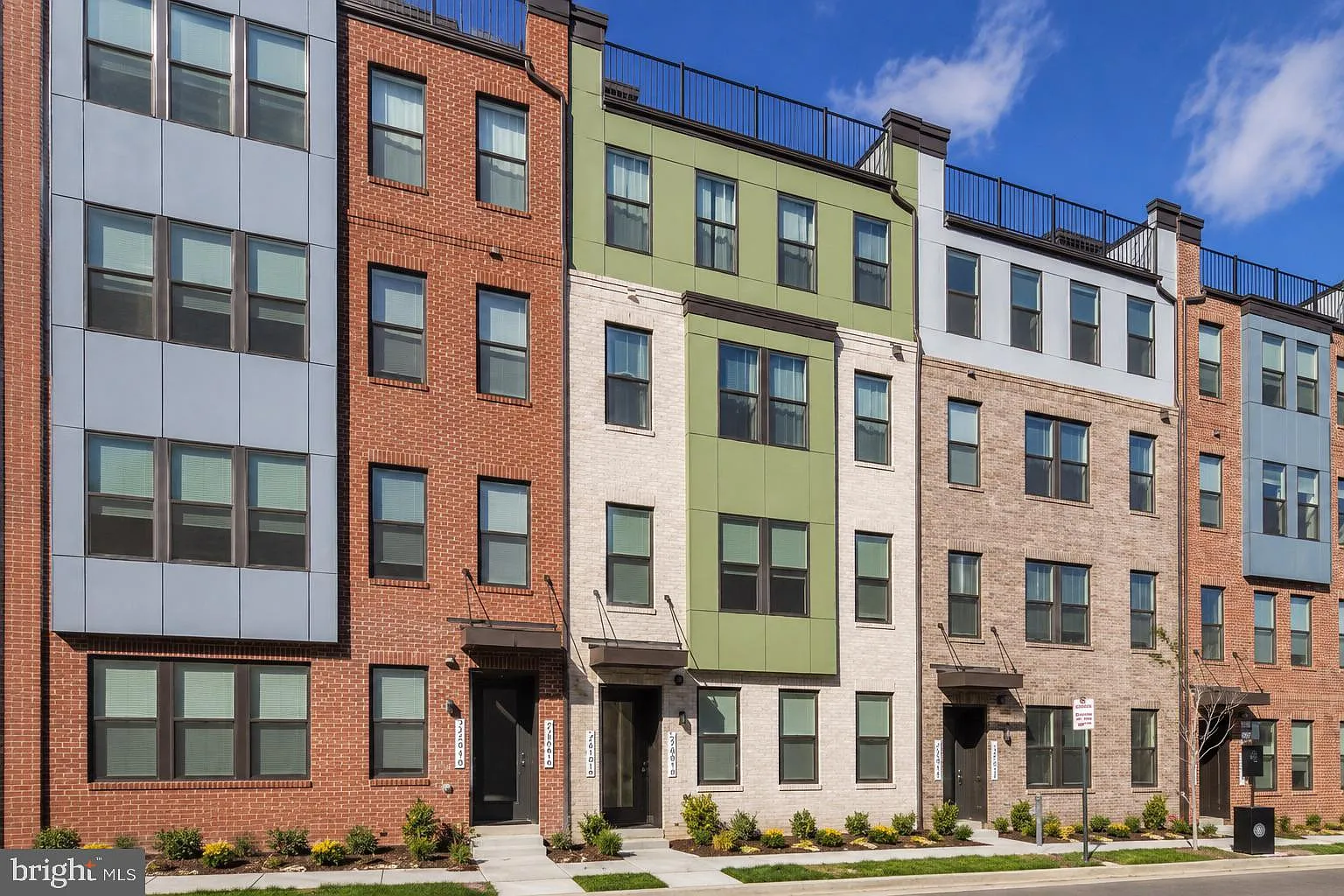 2 bed, 2.5 bath, 1670 sqft, $3,100 — Photo 1
