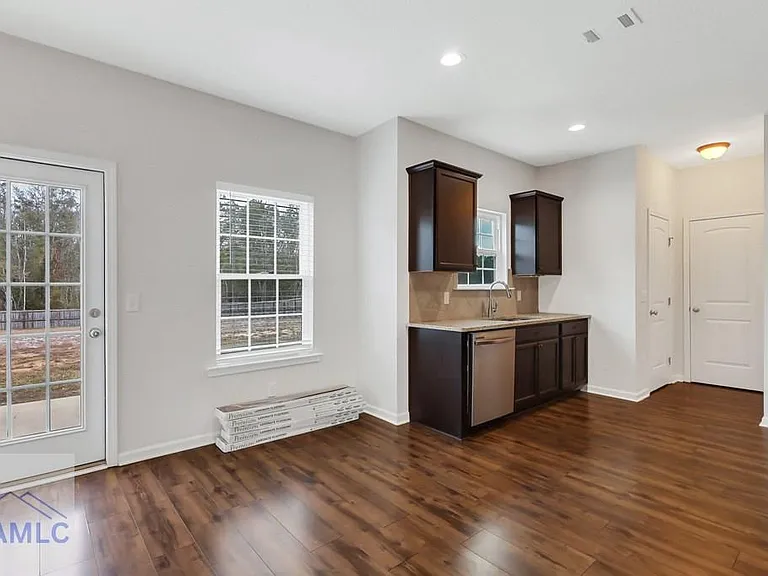 64 Brandonwood Rd NE — Photo 12