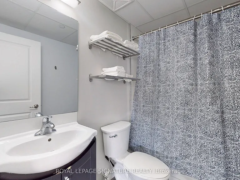 335 College St #204 — Photo 12
